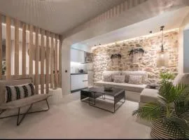 Apollonos 28 Luxury Suites
