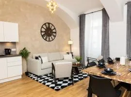 High-End 3 Bedroom Apartment l Free Parking l AC in Every Room l Sleeps 11