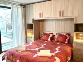 Leo Loft - Pool, Sauna & Free Parking
