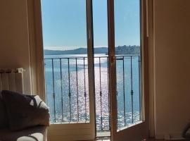 Apartment on the Lake, Hotel in Gavirate