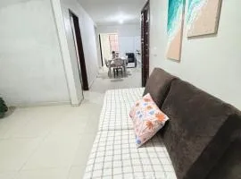 Casa no 1º piso com 2 Suítes a 200mts da praia