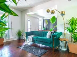 Jungle House Boutique Suites - Short North & Convention Center