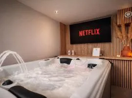 L'Amaryllis, suite romantique Jacuzzi et Parking