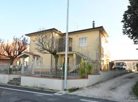 SE235 - Senigallia, ampio trilocale con corte attrezzata