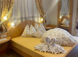 Haus Käfersberg, hotel v mestu Naturno