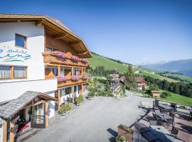 Almhotel Lenz, hotel a Lago di Braies tó környékén Valdaorában