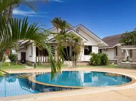 3 bedroom villa at Safir Village, Ban Phe, Rayong