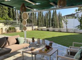 Naiad Villa, hotel din Vari