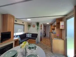 Domki Przyjezierze u Kasi - Blisko Plaży i Lasu