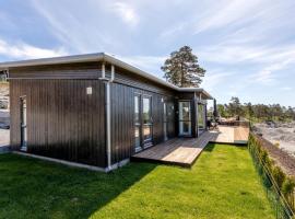 Modern cabin with panoramic views, hotel a Porsgrunn