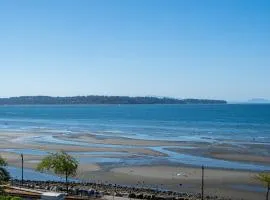 Oceanfront - Steps to Pier & Beach - Free Onsite Parking