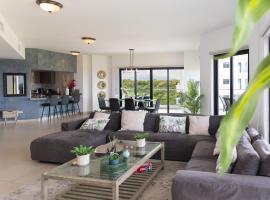 The Opal Condo by AcoModo Vista Mar, hotel a El Rodeo