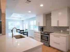 623 2 Large Bedrooms Open Living Peaceful