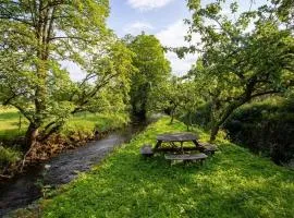 Dipper Boutique Mill, Copper Bath, River Views