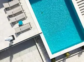 Villa Shlomo-Pool-Near the beach-Kids playground