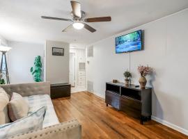 Overland Park Cozy home, Quiet, WI-FI, Pet Friendly, hotel en Overland Park