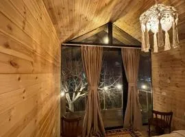 Cozy Forest Cabin