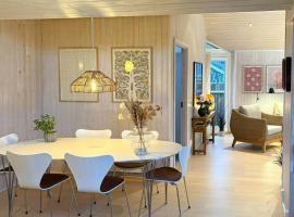 Maison De Vacances Conçue Par Un Architecte À Dronningmølle, hotel v destinácii Dronningmølle