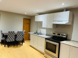 Cozy Comfort Lower Level Unit, hotel v destinácii Windsor