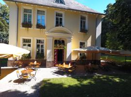 Hotel Villa Wirtshaus Köpenick, ξενοδοχείο κοντά στο Αεροδρόμιο Kassel-Calden - KSF, Hofgeismar