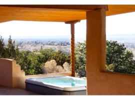 Retreat in Taos Foothills, hotel a Taos