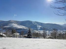 Gîte spacieux à 2 km des pistes de ski، فندق في بوسانغ