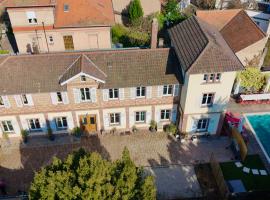 Villa Avril et Spa Gîte de luxe 15 personnes avec piscine chauffée toute l'année, hotel en Sélestat
