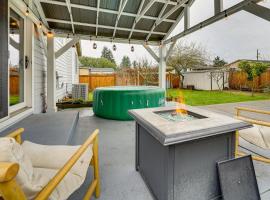 Patio Oasis! Contemporary Tacoma Hideout, Hotel in Tacoma