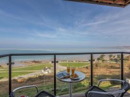 2 Bed in Clifton Court oc-flt18, хотел в Кройд