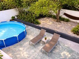 Cozy 2BR Near Playa Dorada, 3 Min In Car, hotel din San Felipe de Puerto Plata