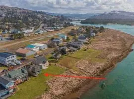 Nestucca Riverfront Bungalow