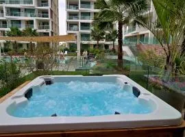 42 סוויטת גן 2 חדרים עם ג'קוזי מפנק במרפסת