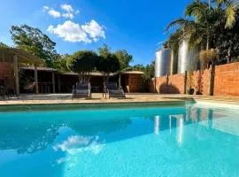 Recanto dos Pássaros c Piscina em Serra Negra