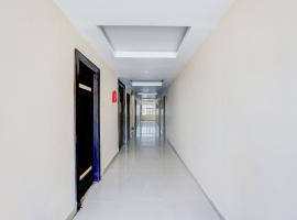 Super Hotel O Rajahmundry Central Railway Station Formerly Sanjeevi Residency, hotel sa Rājahmundry