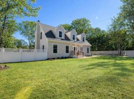 Charming Home for a Perfect Escape, Hotel in East Hampton