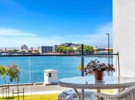 Coastal Haven - Panoramic Views, Wi-Fi, Luxury