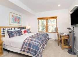 Bear Creek Lodge 205B Hotel Room