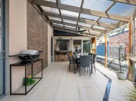 Bliss on the Peninsula - Pet Friendly Walk to Beach