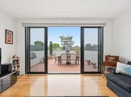 Tide & Town - Perfectly Located!