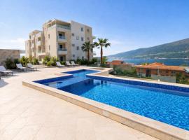 Bella Vista Residence with private Free Parking, hotel i Baošići