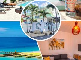 Casa Verde Hotel - Steps to the Beach, Pool, Restaurant & Bar, hotel di Rincon