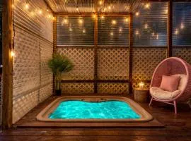 The Grand on Broadway - Pool, Hot Tub, Historic