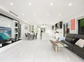 Panania 6Br house near Train Shops Sports Rivers