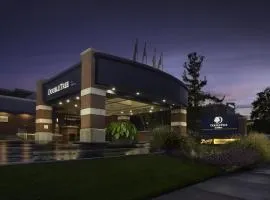 DoubleTree by Hilton Akron Fairlawn