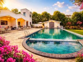 Naina Sega Hills Villa, hotel i Nāi