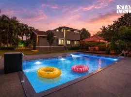StayVista at Canton Villa with Outdoor Pool, AC, WiFi
