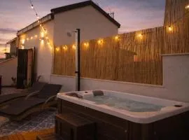 Zisa Top Romantic Terrace & Private outdoor Jacuzzi