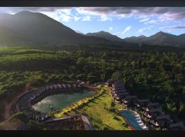 ฟูจิจันท์ fujijun cafe&resort, hotel di Ban Na Khieo