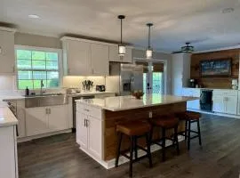 Southern Charm Pool Home Large Fenced-In Yard