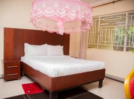 rayoni lodge and events centre، فندق في Saulosi